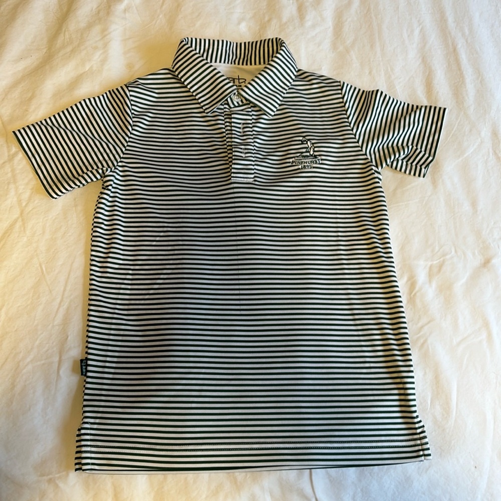 Perfect polo for the US Open! Garb: Small (age 5-6) w/ the Pinehurst Golf logo.
